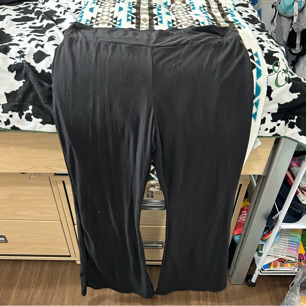 Stretchy yoga pants